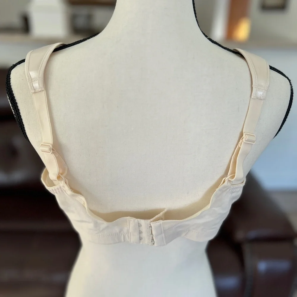 1980s Almond Satin Floral Look Lace Bow Detail Bra by Playtex-40C Never Worn - Picture 2 of 4